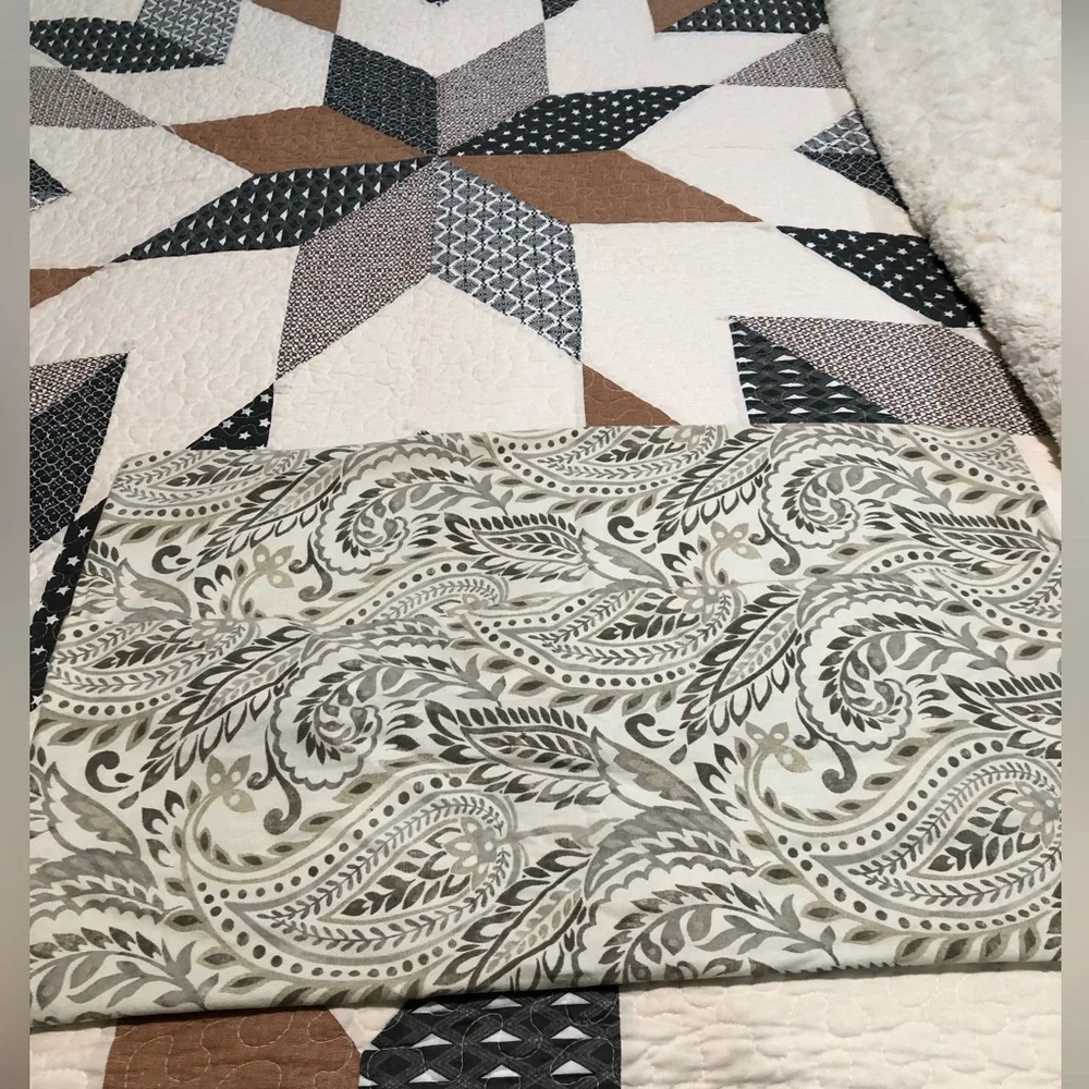 Paisley pillow sham